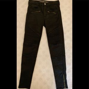 Women’s black moto skinny jeans